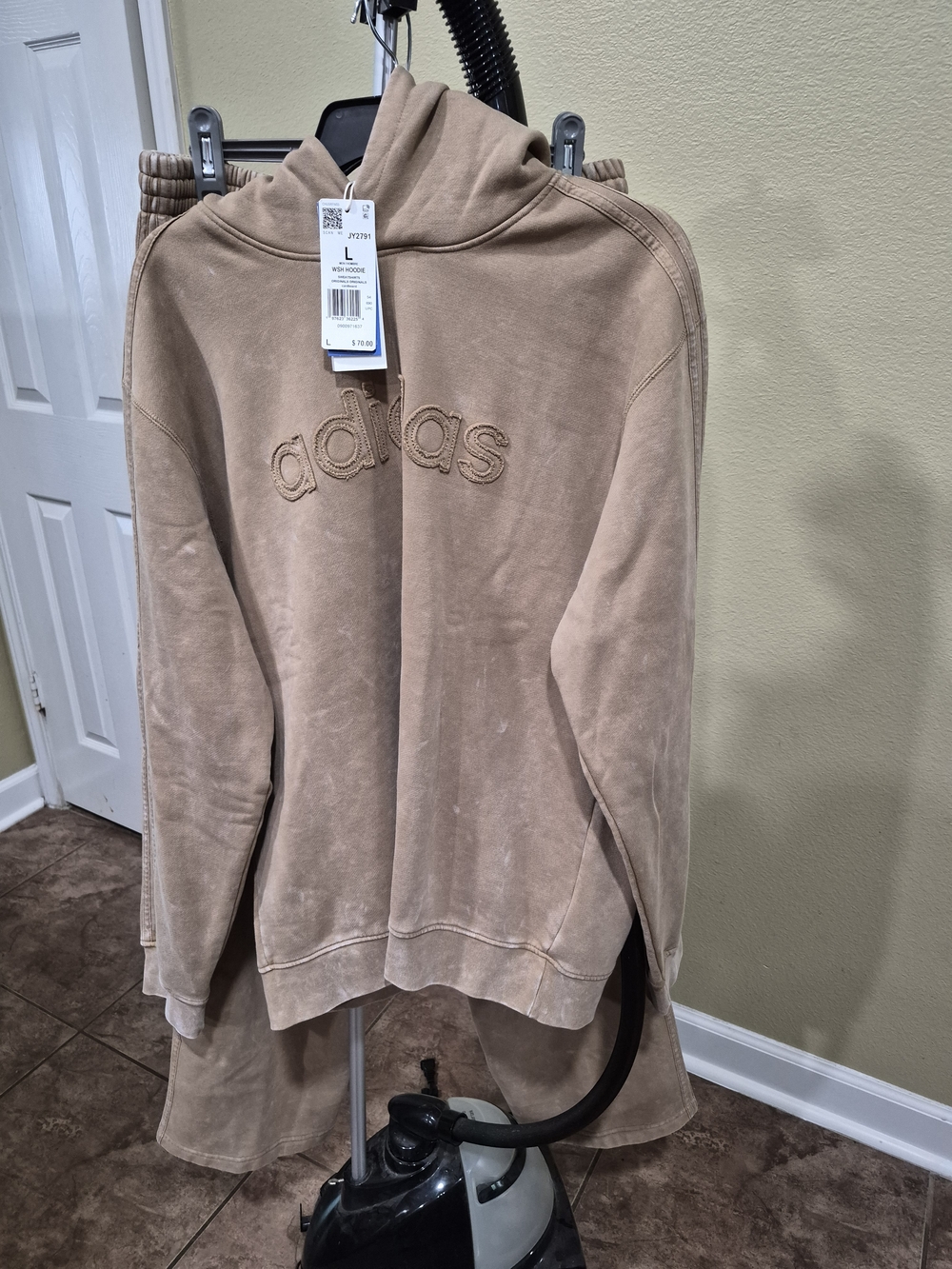 Adidas Men's Pullover Hoodie w/ Pants in Taupe Size L